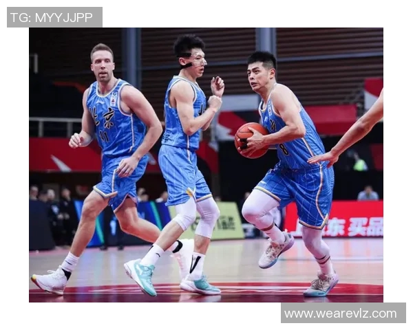 广州篮球队快攻革新之路：战术创新与球队蜕变的深度解析